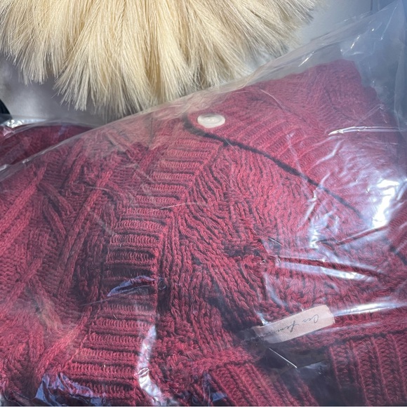 NWT Cable Knit Button Up Cardigan Maroon size L - Picture 7 of 7